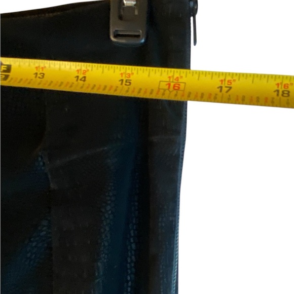 Good American The Croc Exec Black High Waist Faux Leather
Pants SZ 4 - Picture 11 of 16